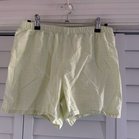 Liz Claiborne Light Green Short Sleeve Pajama Button-Up Top - Picture 4 of 6